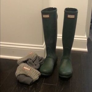 Hunter rain boots and boot insert